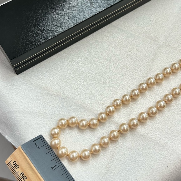 Marvella Faux Pearl Necklace Vintage 24" Gold Tone Floral Clasp - Picture 9 of 9